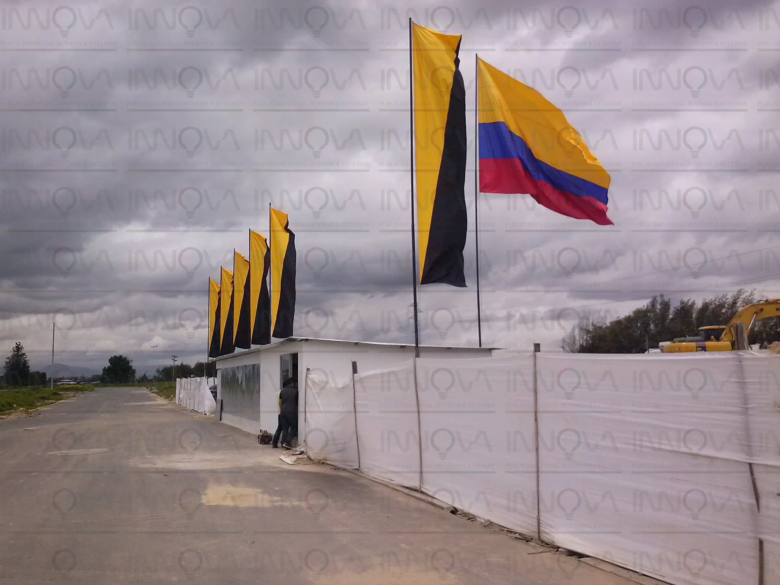BANDERAS - CON ASTA METALICA Y TELA CONFECCIONADA - Imagen 3