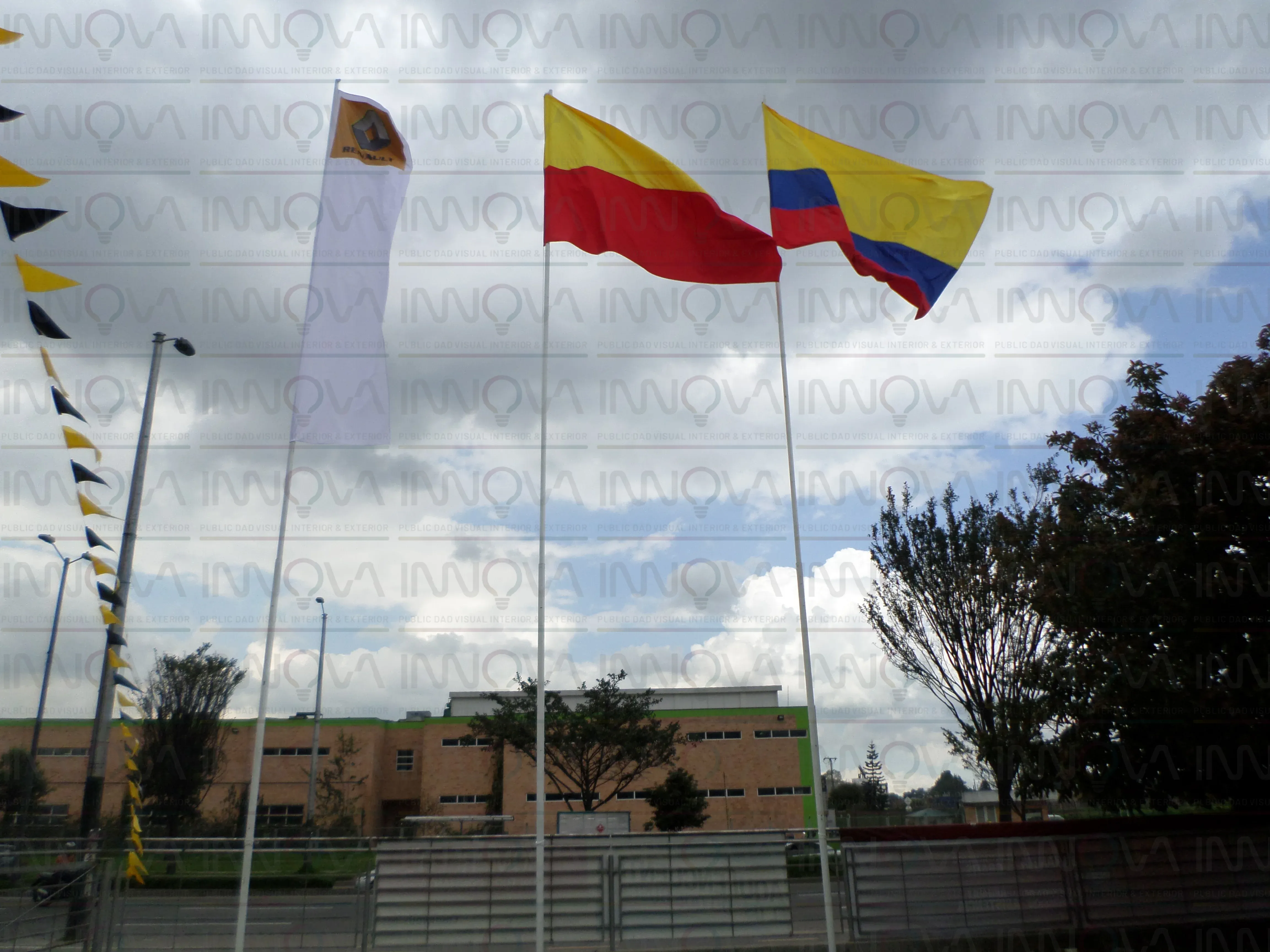 BANDERAS - CON ASTA METALICA Y TELA CONFECCIONADA - Imagen 5