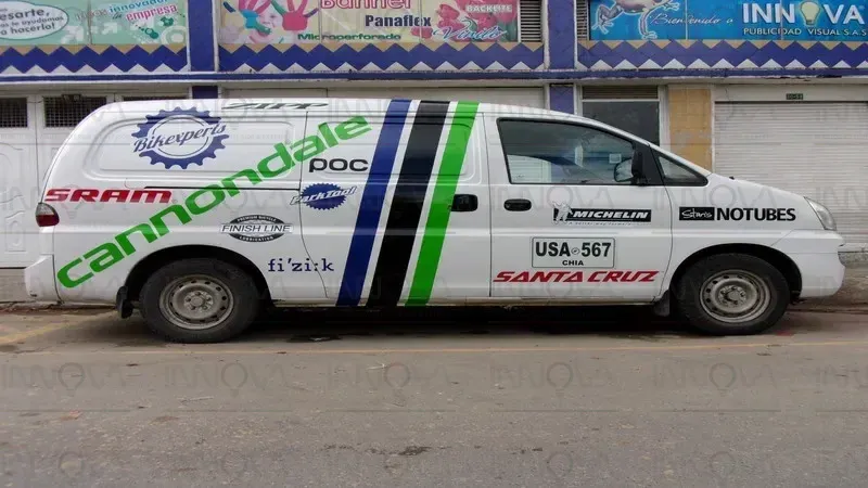 DECORACION VEHICULAR - CON VINILO AUTO-ACHESIVO - Imagen 4