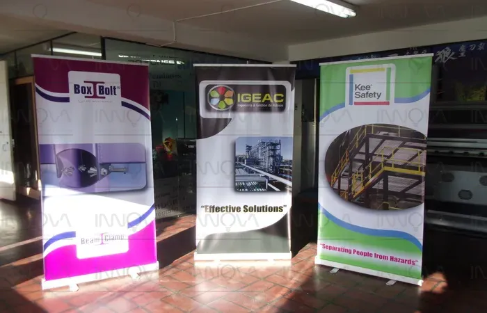 EXHIBICION PORTATIL - PORTA PENDONES